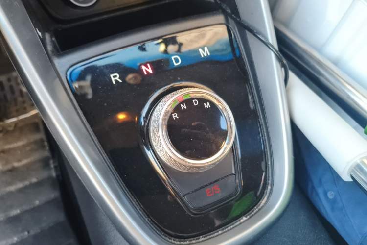 Used Baojun 510 2017 1.5L Automatic Fashion Model Gear Lever