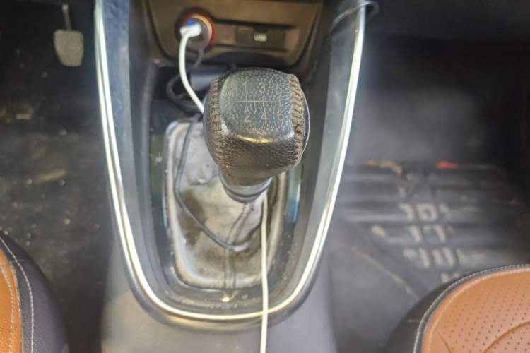 Used Baojun 510 2017 1.5L Manual Luxury Model Gear Lever