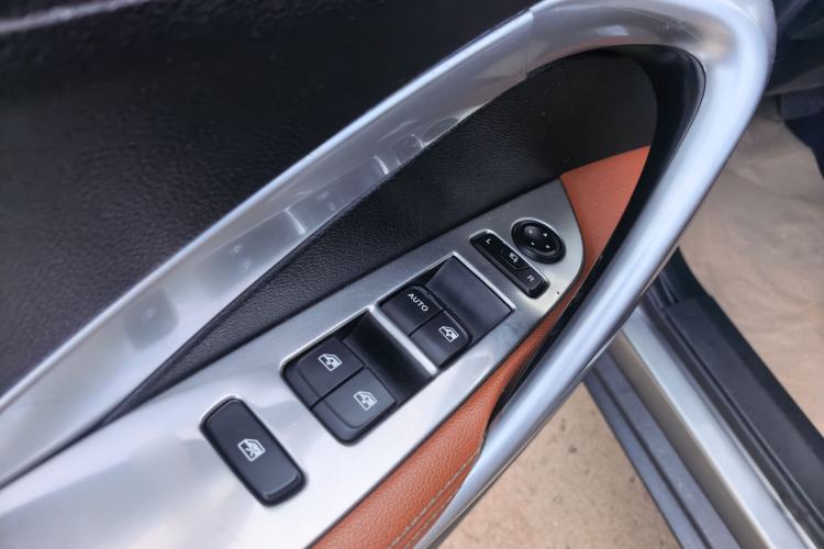 Used Baojun 510 2017 1.5L Automatic Luxury Model Interior 2