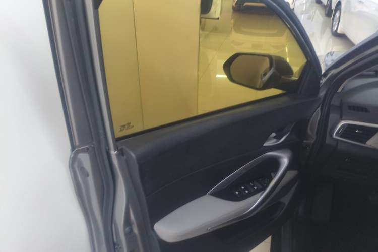 Used Baojun 510 2017 1.5L Automatic Fashion Model Left Front Door Interior