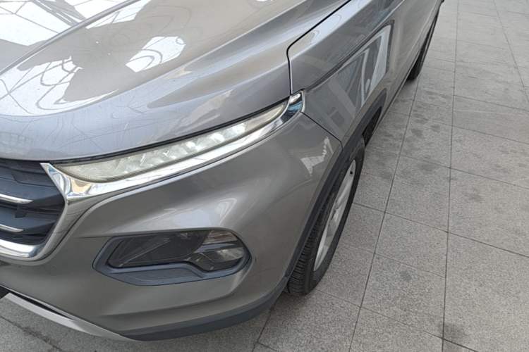 Used Baojun 510 2017 1.5L Automatic Fashion Model Left Front Headlight