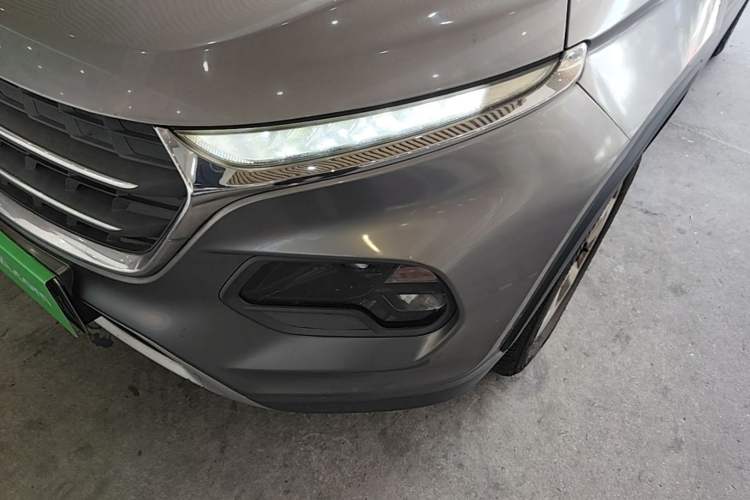 Used Baojun 510 2017 1.5L Automatic Fashion Model Left Front Headlight