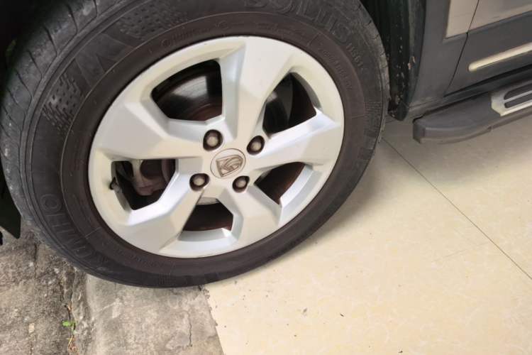 Used Baojun 510 2017 1.5L Manual Fashion Model Left Front Wheel Hub