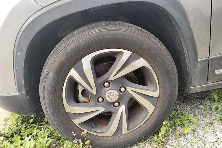 Used Baojun 510 2017 1.5L Manual Luxury Model Left Front Wheel Hub