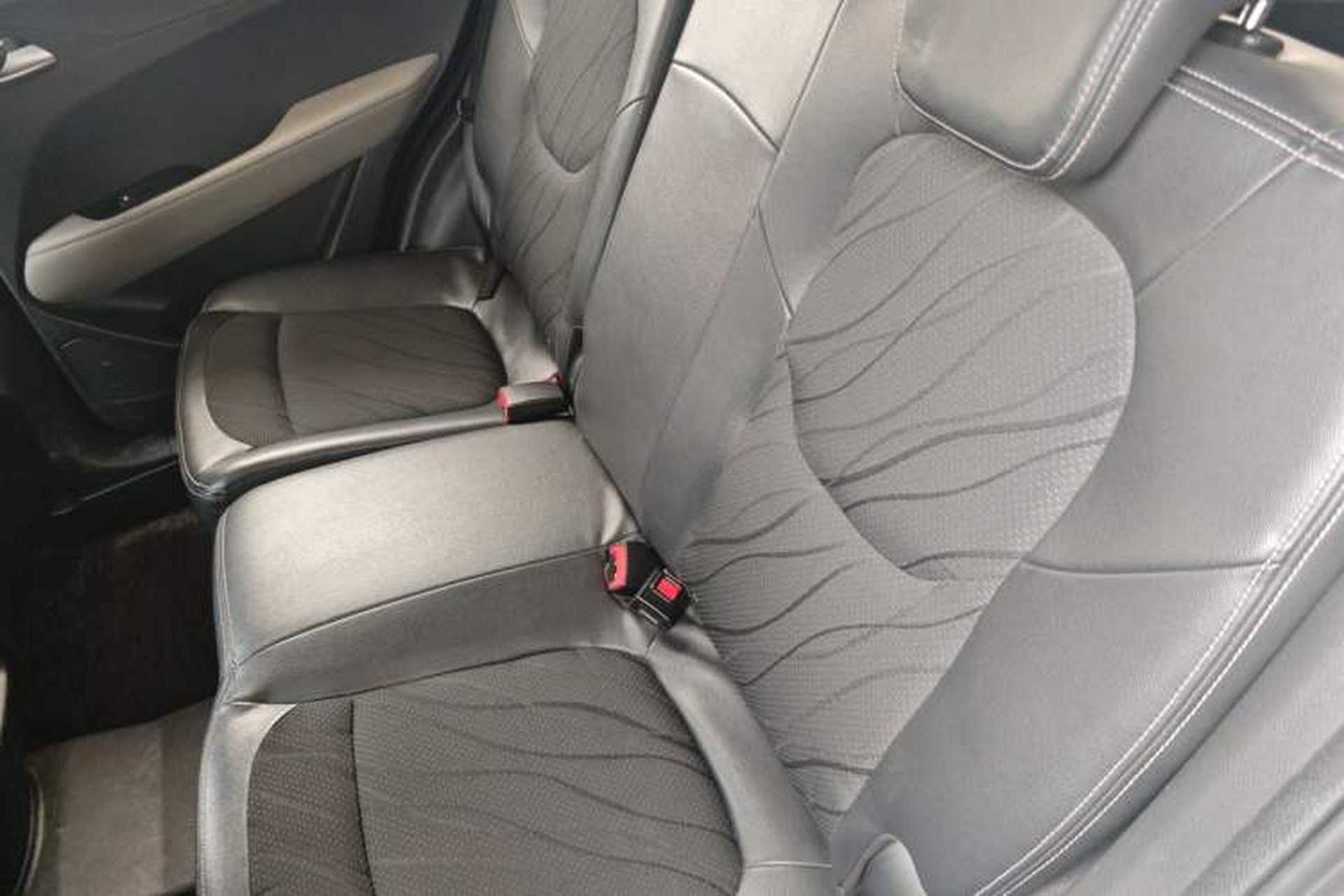 Used Baojun 510 2017 1.5L Automatic Fashion Model Left Rear Seat