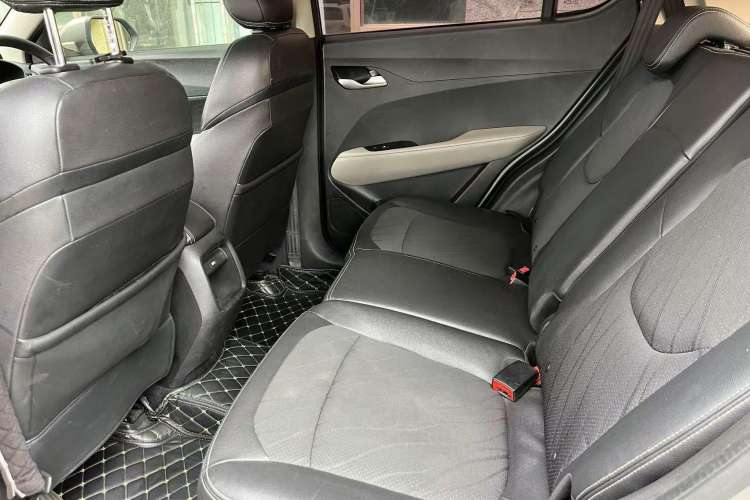 Used Baojun 510 2017 1.5L Automatic Fashion Model Left Rear Seat