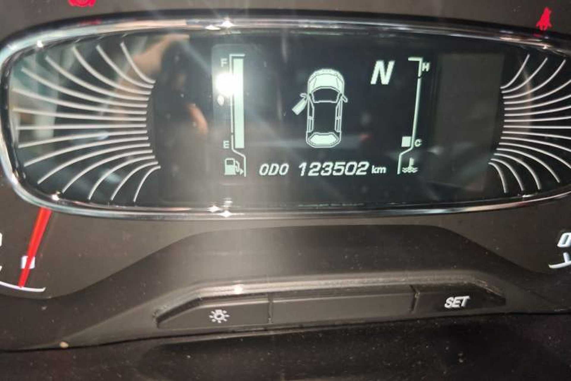 Used Baojun 510 2017 1.5L Automatic Fashion Model Odometer Close Up