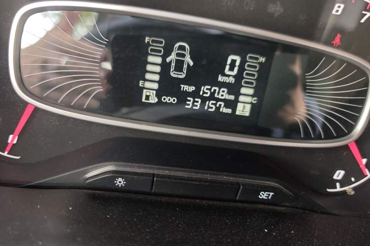Used Baojun 510 2017 1.5L manual Comfort trim Odometer Close Up