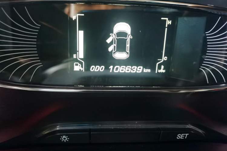 Used Baojun 510 2017 1.5L manual Comfort trim Odometer Close Up