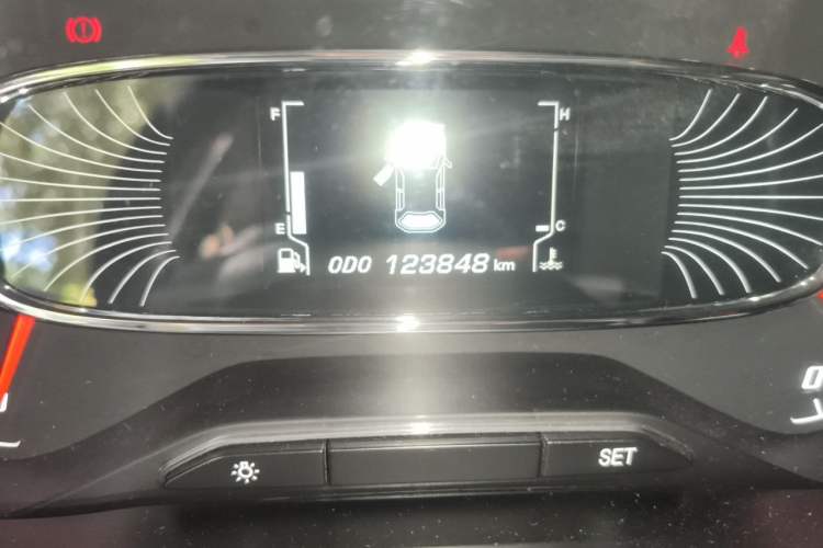 Used Baojun 510 2017 1.5L Manual Fashion Model Odometer Close Up