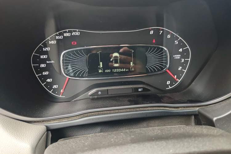 Used Baojun 510 2017 1.5L Manual Fashion Model Odometer Close Up