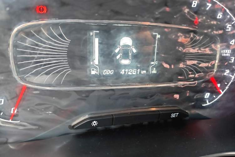 Used Baojun 510 2017 1.5L Manual Fashion Model Odometer Close Up