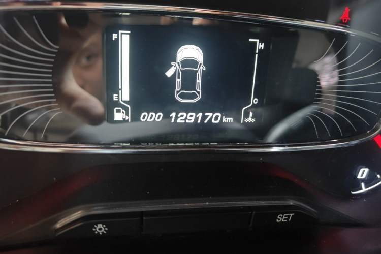 Used Baojun 510 2017 1.5L Manual Fashion Model Odometer Close Up