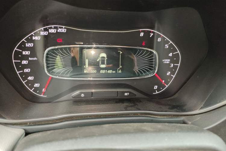 Used Baojun 510 2017 1.5L Manual Fashion Model Odometer Close Up