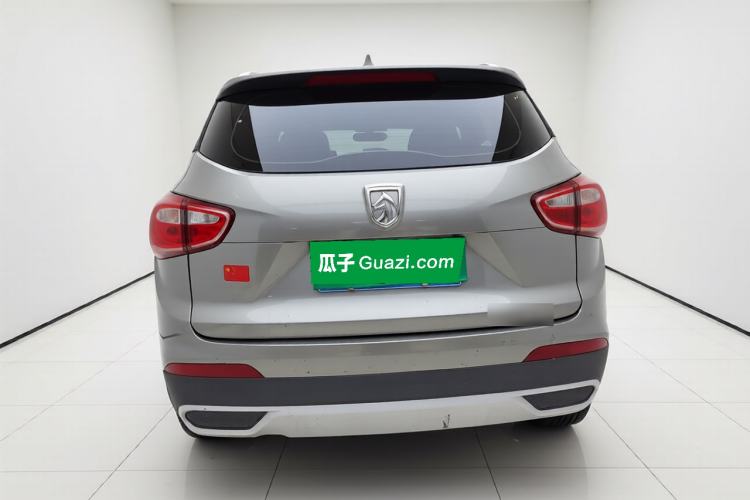 Used Baojun 510 2017 1.5L manual Comfort trim Rear