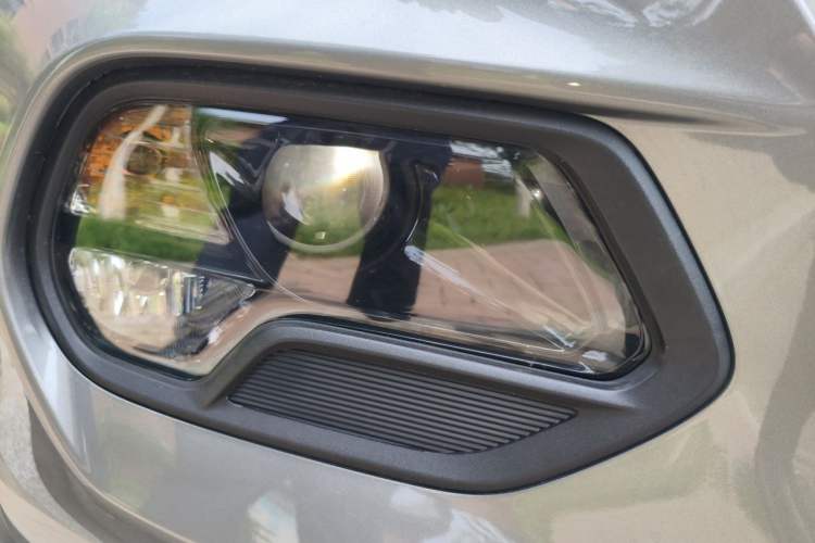 Used Baojun 510 2017 1.5L Automatic Luxury Model Right Front Headlight