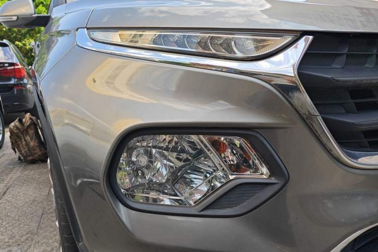 Used Baojun 510 2017 1.5L manual Comfort trim Right Front Headlight