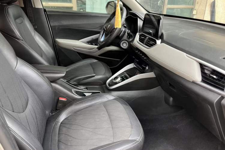 Used Baojun 510 2017 1.5L Automatic Fashion Model Right Front Seat