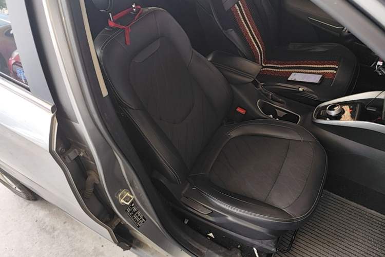 Used Baojun 510 2017 1.5L Automatic Fashion Model Right Front Seat