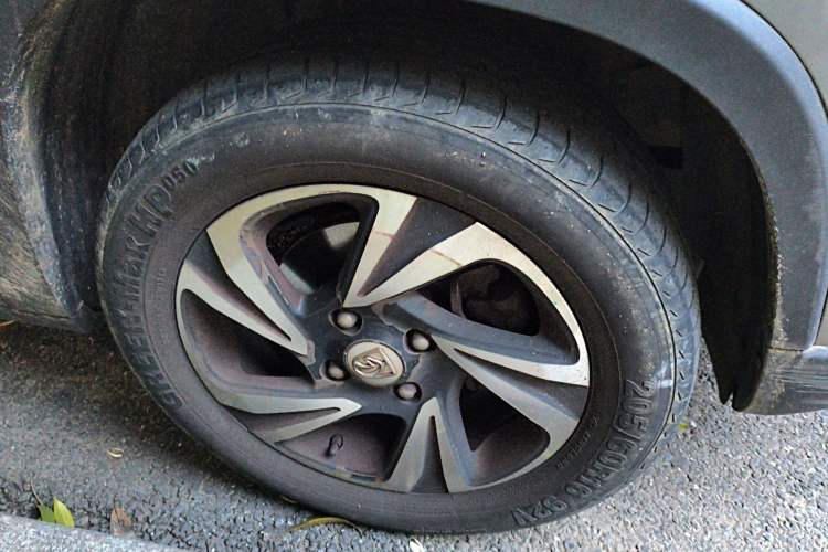 Used Baojun 510 2017 1.5L Manual Luxury Model Right Front Wheel Hub