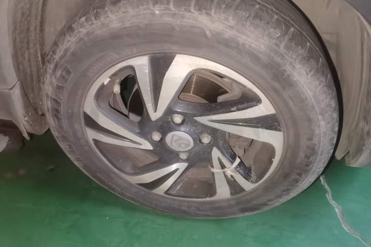 Used Baojun 510 2017 1.5L Manual Luxury Model Right Front Wheel Hub