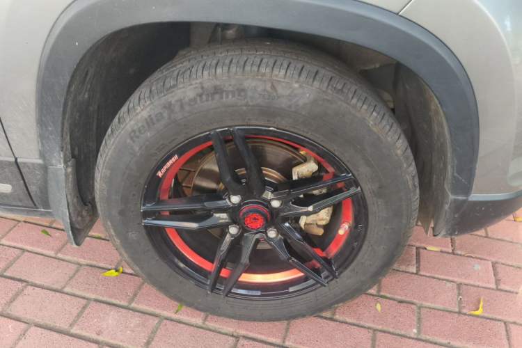 Used Baojun 510 2017 1.5L Manual Fashion Model Right Front Wheel Hub