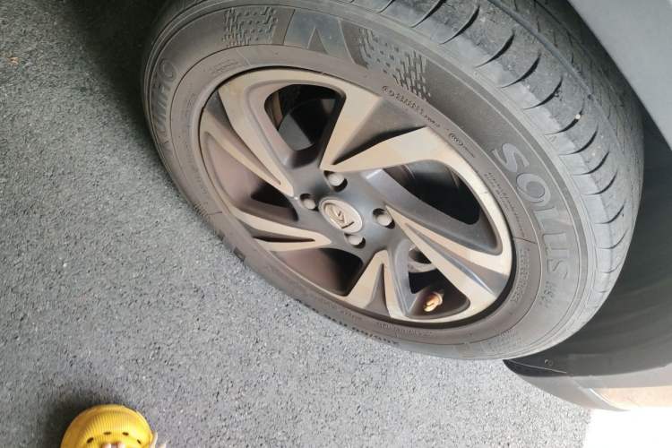 Used Baojun 510 2017 1.5L Manual Luxury Model Right Front Wheel Hub