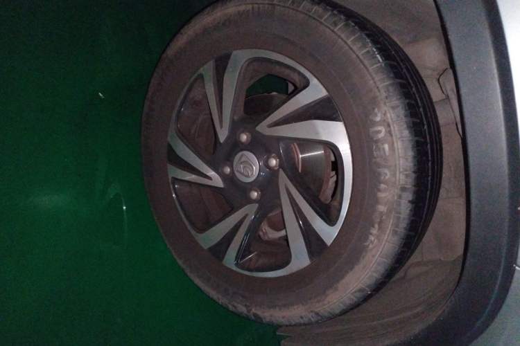 Used Baojun 510 2017 1.5L Automatic Luxury Model Right Front Wheel Hub