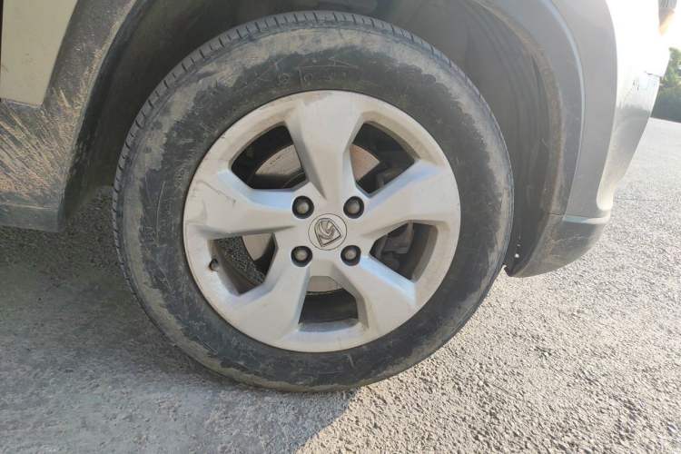 Used Baojun 510 2017 1.5L Manual Fashion Model Right Front Wheel Hub