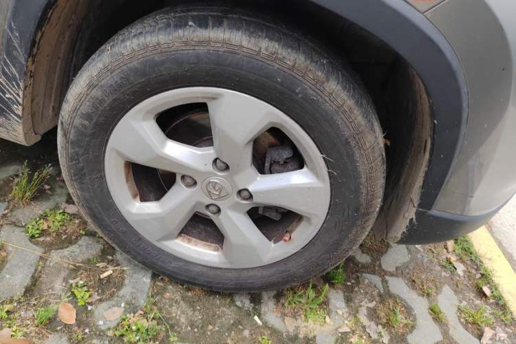 Used Baojun 510 2017 1.5L Automatic Fashion Model Right Front Wheel Hub