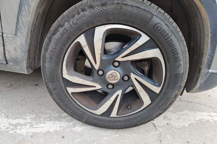 Used Baojun 510 2017 1.5L Automatic Luxury Model Right Front Wheel Hub