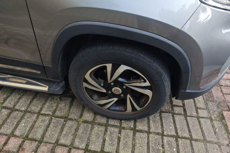 Used Baojun 510 2017 1.5L Automatic Luxury Model Right Front Wheel Hub
