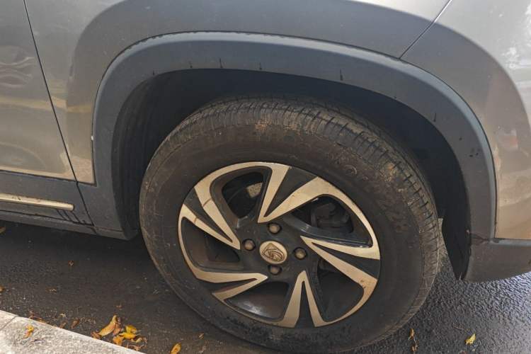 Used Baojun 510 2017 1.5L Automatic Luxury Model Right Front Wheel Hub