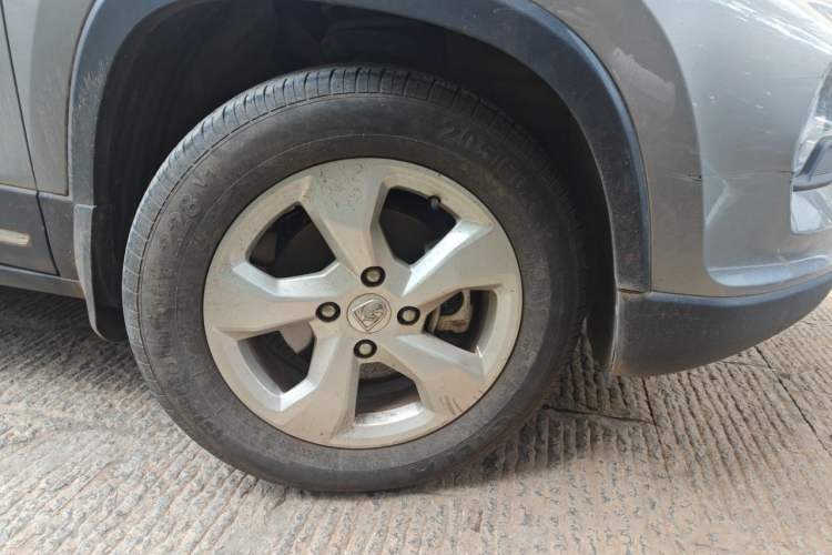 Used Baojun 510 2017 1.5L Manual Fashion Model Right Front Wheel Hub