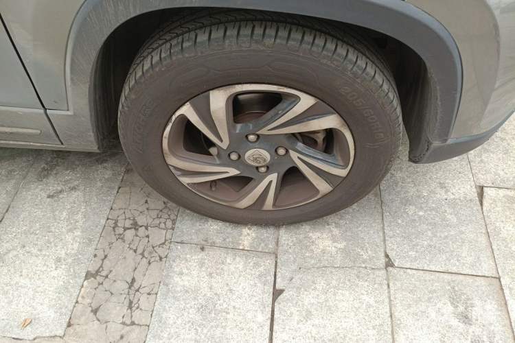 Used Baojun 510 2017 1.5L Manual Luxury Model Right Front Wheel Hub