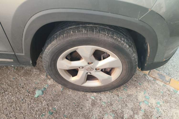 Used Baojun 510 2017 1.5L Automatic Fashion Model Right Front Wheel Hub
