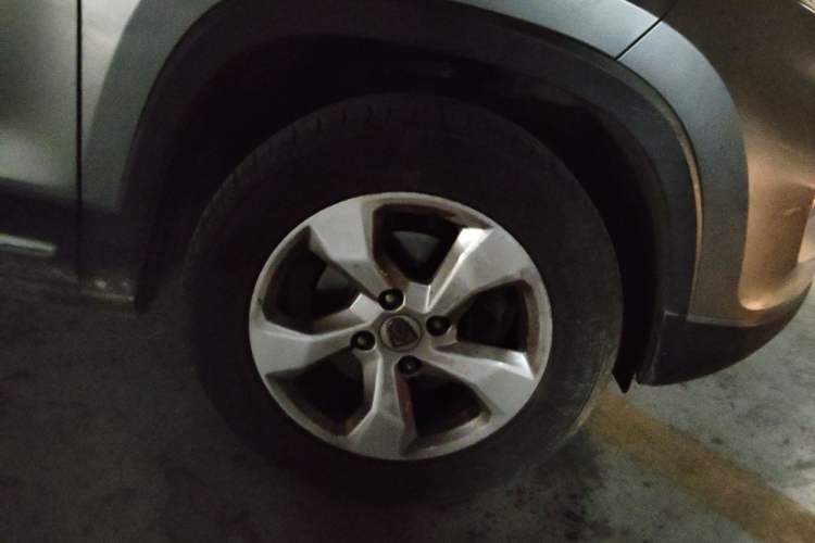Used Baojun 510 2017 1.5L Manual Fashion Model Right Front Wheel Hub