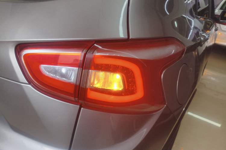 Used Baojun 510 2017 1.5L Automatic Fashion Model Right Rear Taillight