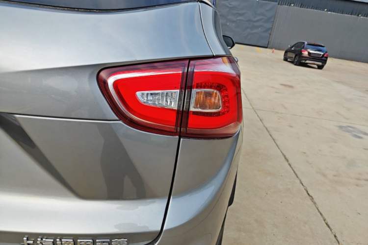 Used Baojun 510 2017 1.5L Automatic Luxury Model Right Rear Taillight