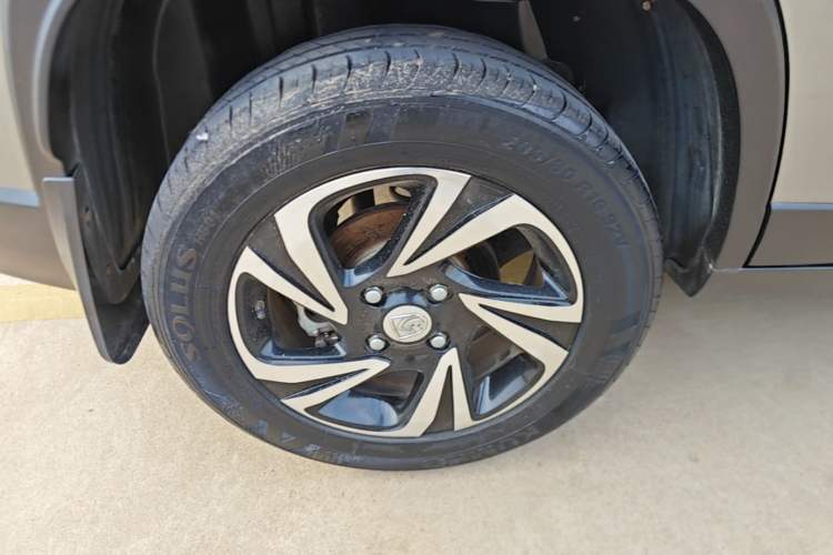 Used Baojun 510 2017 1.5L Automatic Luxury Model Right Rear Wheel Hub