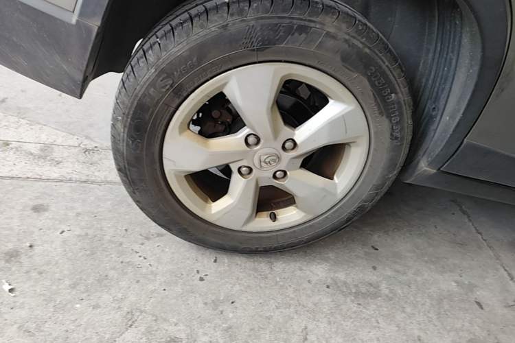 Used Baojun 510 2017 1.5L Automatic Fashion Model Right Rear Wheel Hub