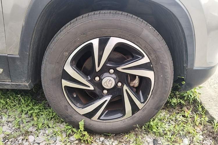 Used Baojun 510 2017 1.5L Manual Luxury Model Right Rear Wheel Hub