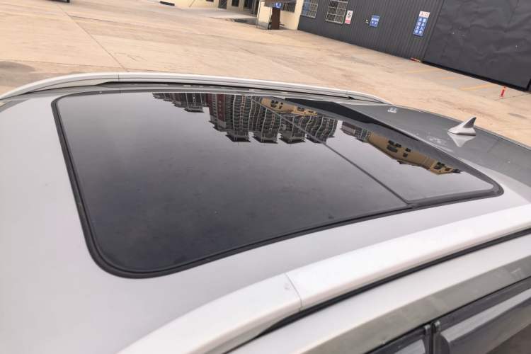 Used Baojun 510 2017 1.5L Automatic Luxury Model Roof