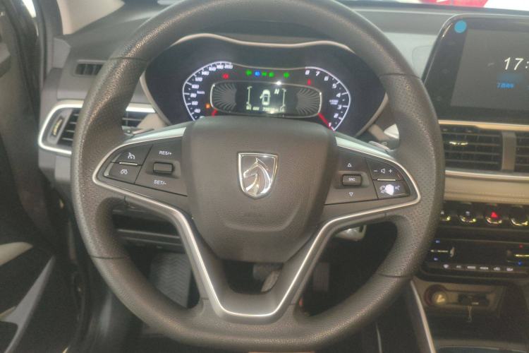 Used Baojun 510 2017 1.5L Automatic Fashion Model Steering Wheel