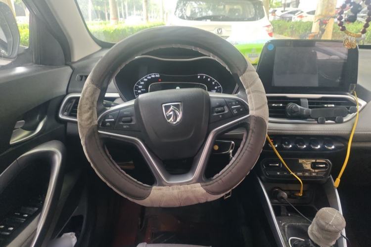 Used Baojun 510 2017 1.5L Manual Fashion Model Steering Wheel