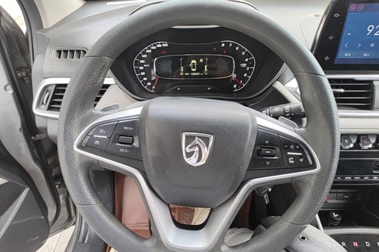 Used Baojun 510 2017 1.5L Automatic Fashion Model Steering Wheel