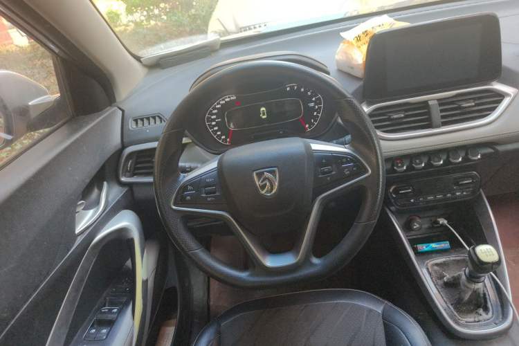 Used Baojun 510 2017 1.5L Manual Fashion Model Steering Wheel