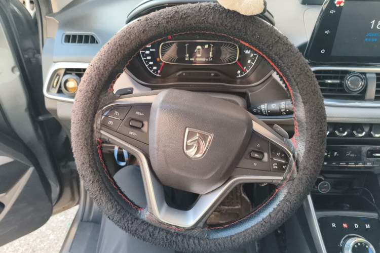 Used Baojun 510 2017 1.5L Automatic Fashion Model Steering Wheel