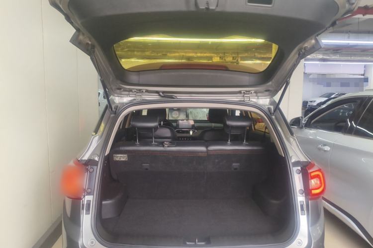Used Baojun 510 2017 1.5L Automatic Fashion Model Trunk