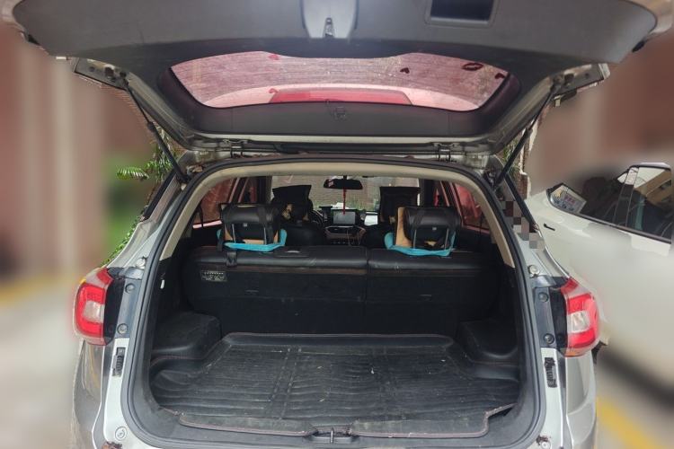 Used Baojun 510 2017 1.5L Automatic Fashion Model Trunk